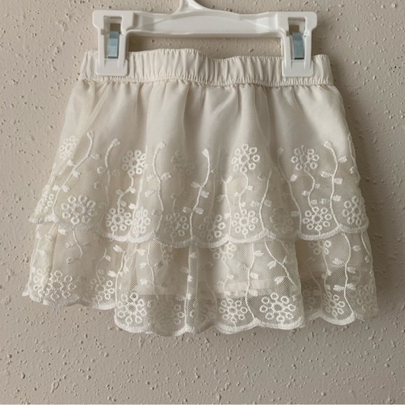 Carter’s Size 24 month Layered Skirt kids - Picture 2 of 4